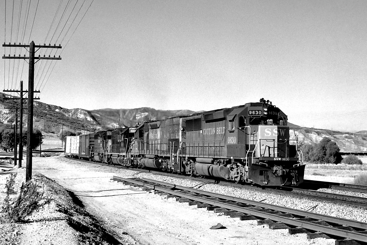 SSW 9630 is a class EMD GP60 and  is pictured in El Casco, California, USA.  This was taken along the Yuma/SP on the Southern Pacific Transportation Company. Photo Copyright: Rick Doughty uploaded to Railroad Gallery on 04/16/2024. This photograph of SSW 9630 was taken on Wednesday, June 05, 1985. All Rights Reserved. 